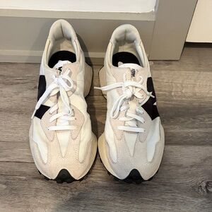 New Balance 327
